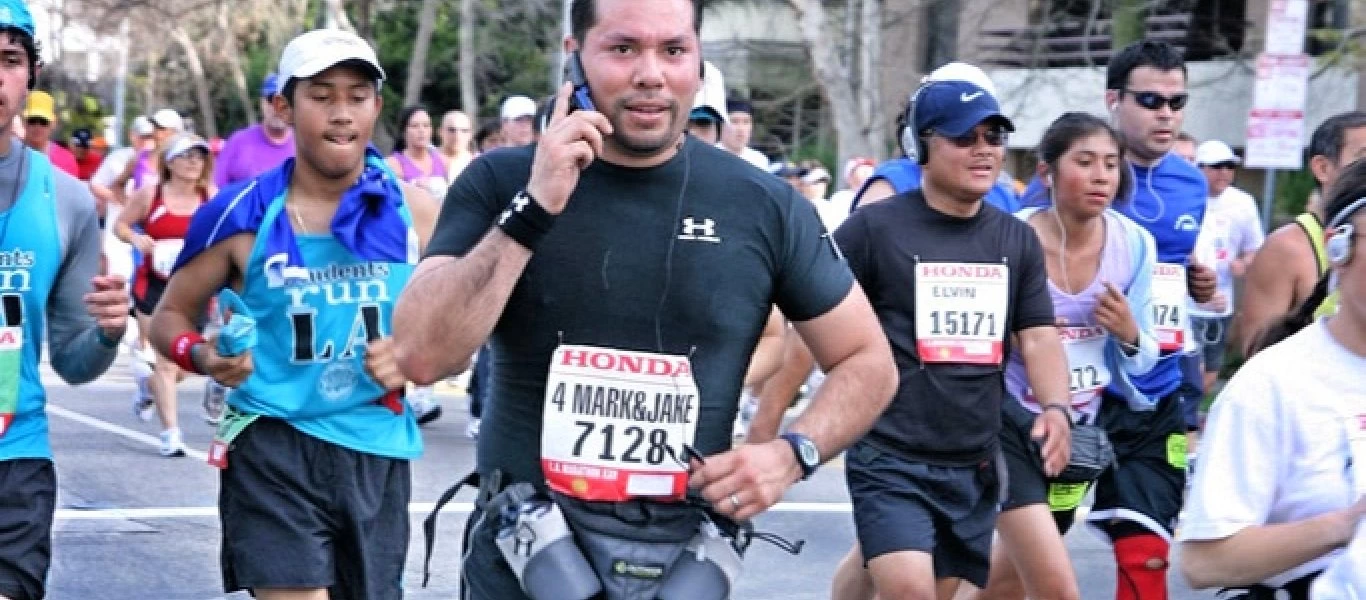 Γιατί αν τρέχεις κρατώντας το κινητό στο χέρι κινδυνεύεις